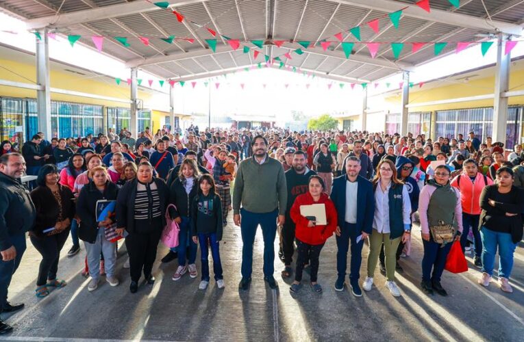 Recibieron a Carlos Peña Ortiz en Bugambilias con muchos beneficios sociales