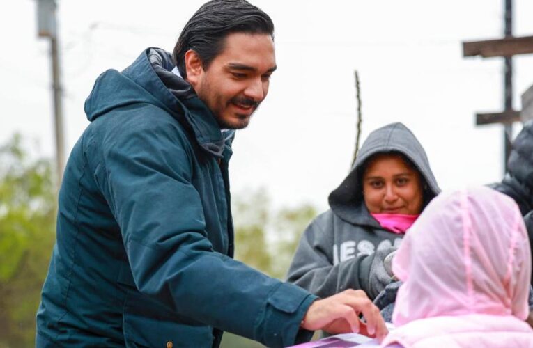 Inició Carlos Peña Ortiz Imparable Programa de Becas en visita casa por casa