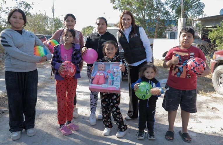 Lleva Alcalde Carlos Peña Ortiz la tradición de Reyes Magos con entrega de Roscas y juguetes