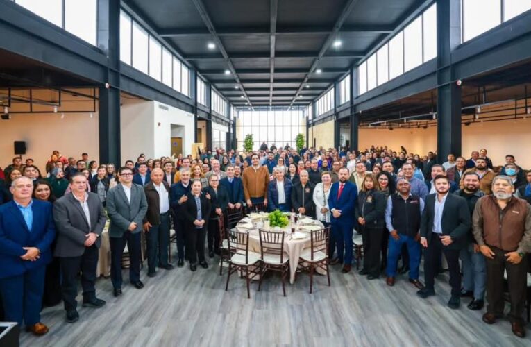 Muestra de unidad encuentro de Carlos Peña Ortiz y sector productivo de Reynosa