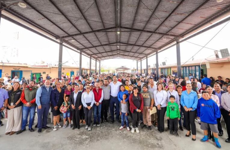 Atiende el Alcalde Carlos Peña Ortiz con todos los servicios del Ayuntamiento a los reynosenses