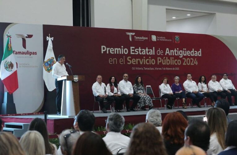 Entrega Américo Premio Estatal de Antigüedad en el Servicio Público 202