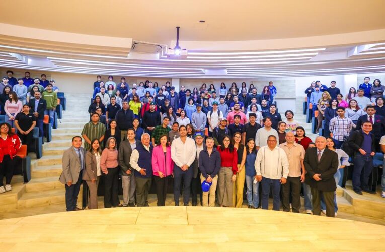 Estudiantes recibirán beneficios del Gobierno de Carlos Peña Ortiz