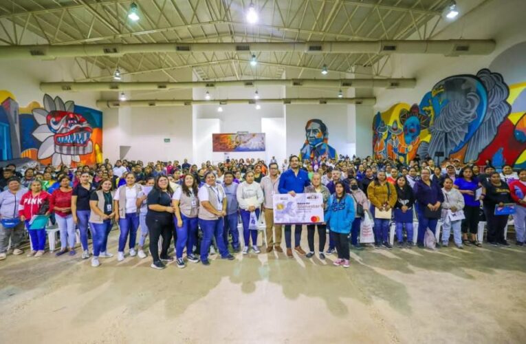 Domingo de Becas para alumnos de 4 Secundarias encabezó Carlos Peña Ortiz