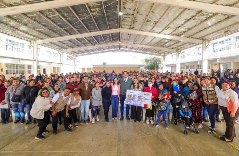 Suma Alcalde Carlos Peña Ortiz más beneficiarios de Becas Rita Cetina