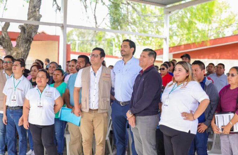 «Entregó Alcalde Carlos Peña Ortiz tarjetas de Becas Rita Cetina»