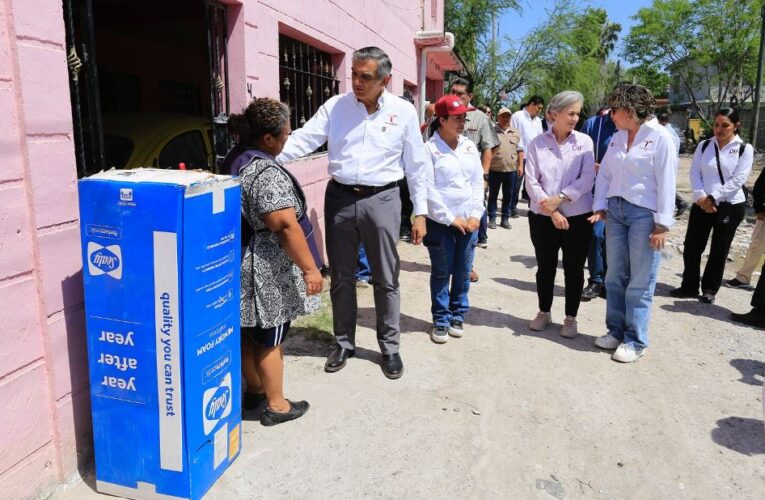 «Aquí estamos para ayudarlos»; Américo y María llevan apoyos a familias de Reynosa
