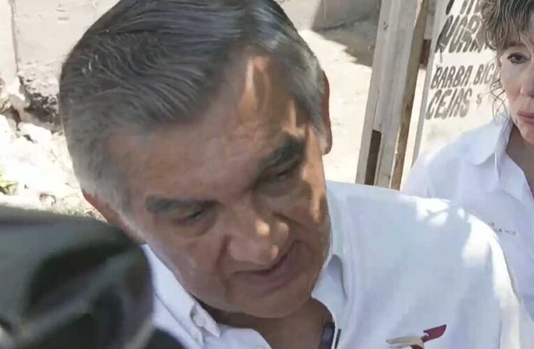 Atiende a medios de comunicación en #Reynosa, el gobernador Américo Villarreal con respecto a los apoyos del Gobierno Federal y Gobierno del Estado para las personas afectadas por las inundaciones