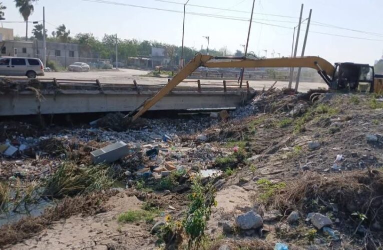 Trabaja Gobierno de Reynosa en mantenimiento de drenes y canales