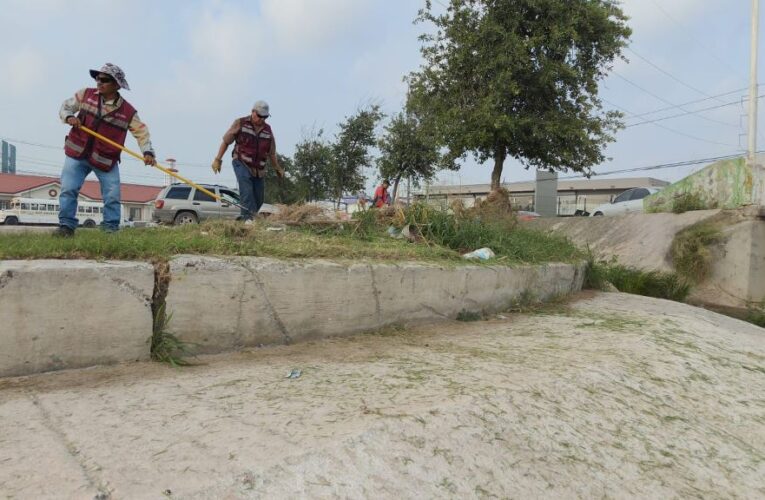 Desarrolla Gobierno de Reynosa labores de desazolve en dren Reynosa