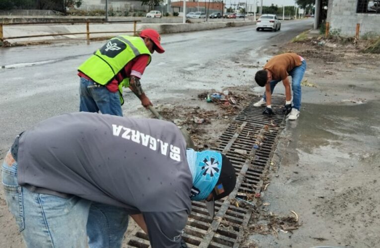 Realiza COMAPA limpieza de pluviales en diferentes sectores