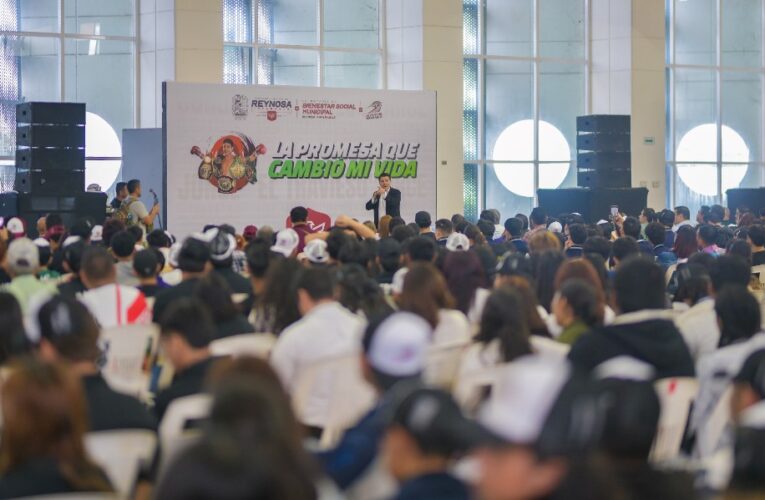 Festejó Gobierno de Carlos Peña Ortiz a 3 Mil estudiantes