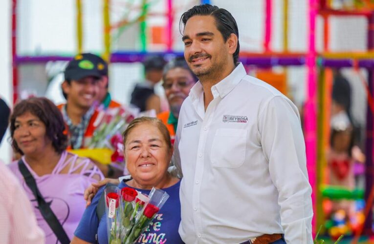 Celebró el Alcalde Carlos Peña Ortiz a las Madres con un gesto de amor y agradecimiento