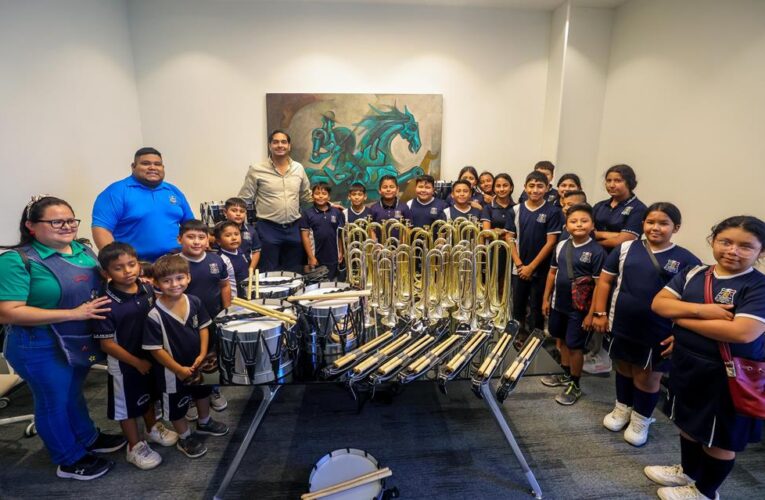 Recibió Banda de Guerra instrumentos entregados por el Alcalde Carlos Peña Ortiz