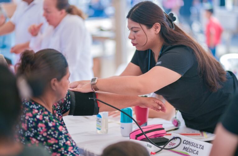 Ciudadanos agradecen los beneficios de las brigadas «DIF en Tu Colonia»