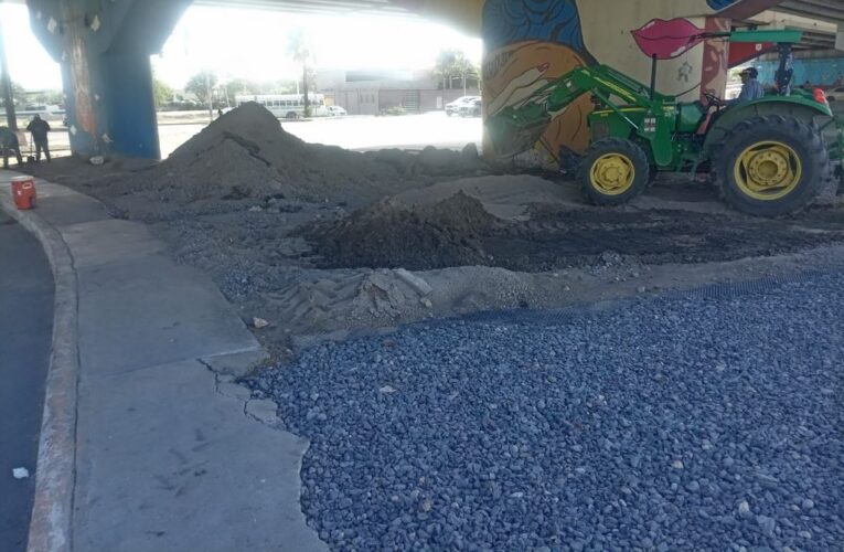 Transforman y embellecen crucero del puente «El Húngaro»