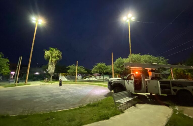 Rehabilitó Gobierno de Carlos Peña Ortiz Iluminación de Parque del Bienestar La Joya