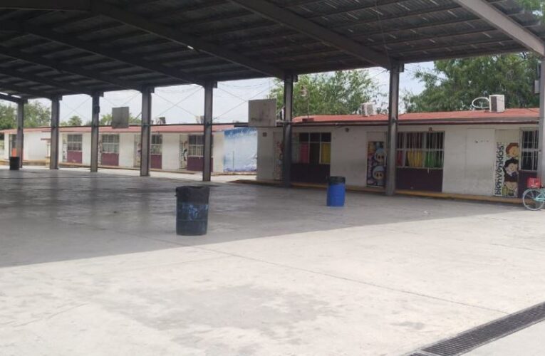 Apoyó Gobierno del Alcalde Carlos Peña Ortiz limpieza de escuela