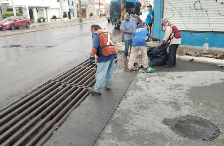 Limpia Ayuntamiento de Reynosa instalaciones pluviales, drenes y calicheras
