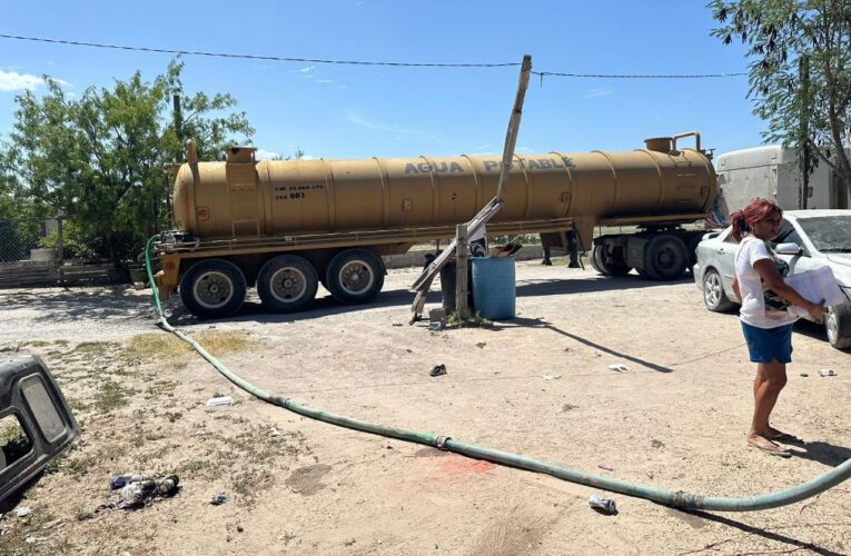 Recibieron familias de la colonia Villa Real agua en sus hogares
