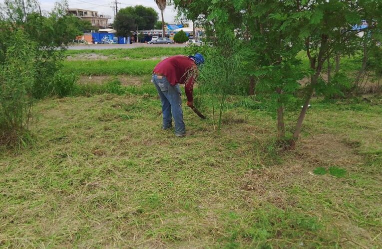 Cumple Servicios Públicos de Reynosa con saneamiento de canchas deportivas