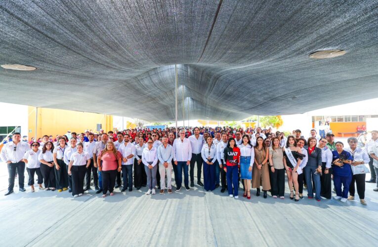 Mantiene Carlos Peña Ortiz contacto con la comunidad universitaria