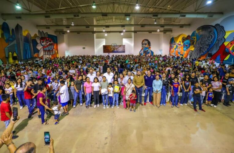 Impulsa educación Carlos Peña Ortiz con Brigada de Regreso a Clases DIF-Reynosa