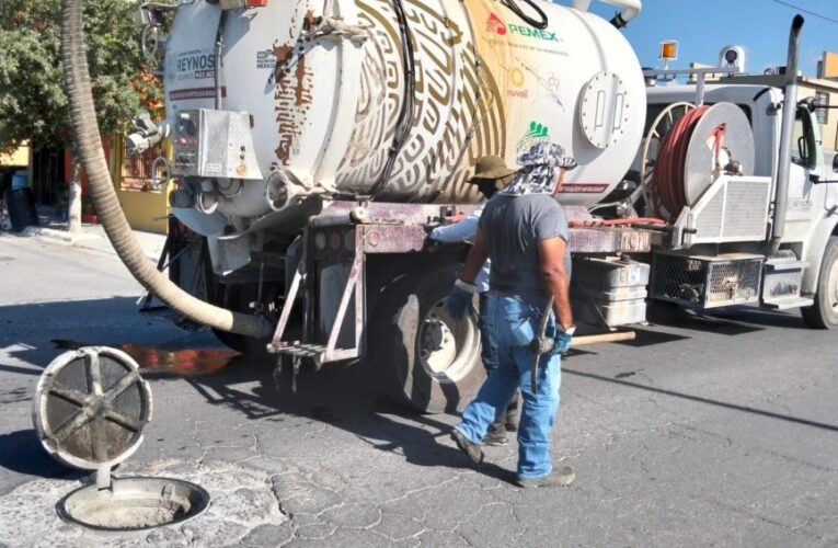 Sondeó COMAPA drenaje sanitario en el fraccionamiento Lomas del Real de Jarachina Sur