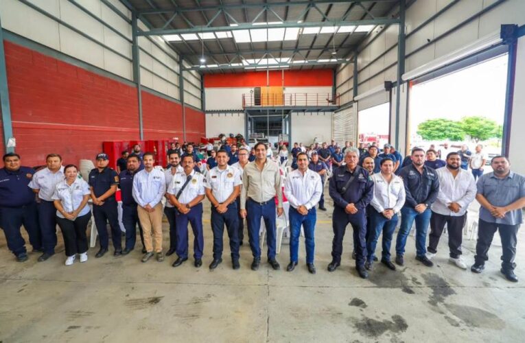 Celebró Alcalde Carlos Peña Ortiz a los Bomberos de Reynosa