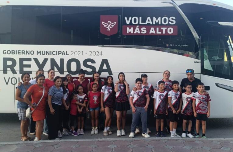 Participa equipo de natación Dragones IMD en Festival de Escuelas de Natación