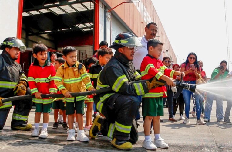 Viven pequeños de Jardín de Niños Juan Escutia memorable experiencia en Protección Civil y Bomberos de Reynosa