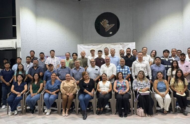 Participó COMAPA en plática de ahorro de agua en reunión del Colegio de Arquitectos