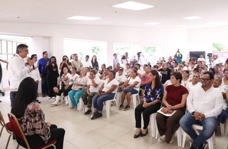 Atiende Américo demandas de las mujeres despicadoras en Tampico