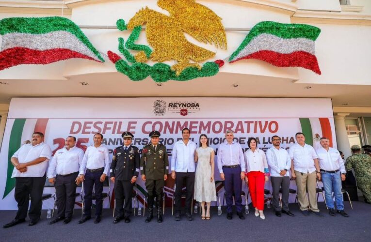 Apreciaron familias colorido Desfile Cívico-Militar del 215 Aniversario de la Lucha por la Independencia en Reynosa