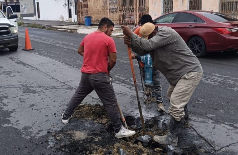Avanza COMAPA en reparación de fugas de agua potable en distintos sectores de la ciudad
