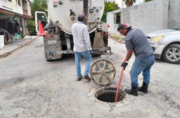 Sondeó COMAPA drenaje sanitario en distintos puntos de la ciudad