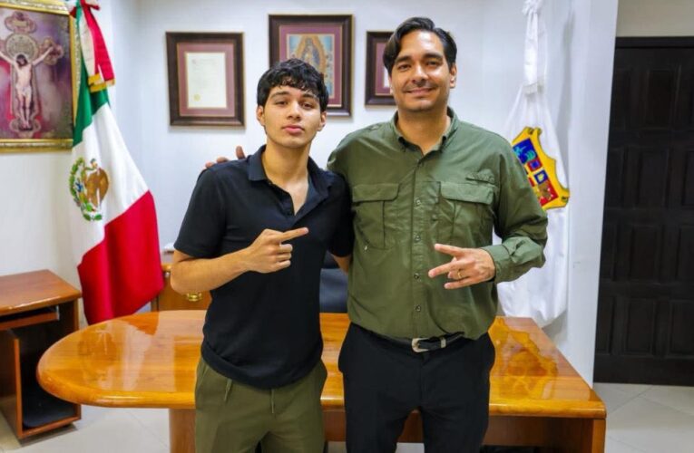 Presidente Carlos Peña Ortiz felicitó al joven boxeador Gerardo «El Bendito» Estopellán