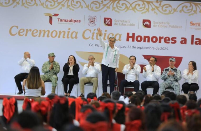 Inaugura Américo Villarreal gimnasio en Escuela Normal de Educadoras, legado de su padre