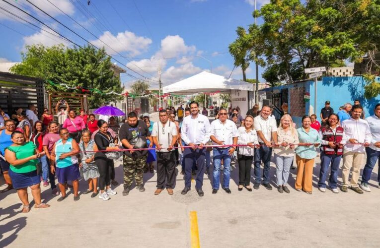 Inauguró Carlos Peña Ortiz pavimentación hidráulica en Villas de Esmeralda