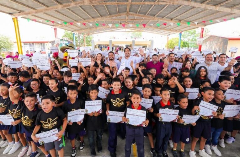 Reconoció Alcalde de Reynosa a Guardianes del Orden en la Escuela Primaria Moctezuma