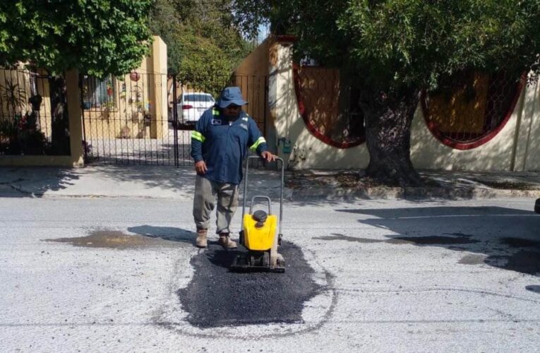 Avanza labor de bacheo en colonias de Reynosa