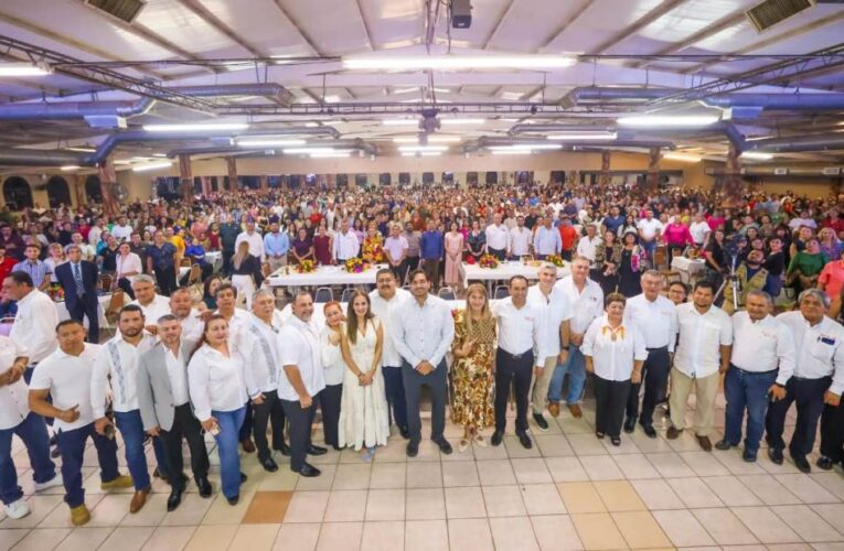 Festejaron Maestros de Reynosa su día con el Alcalde Carlos Peña Ortiz y la Senadora Maki Esther Ortiz Domínguez