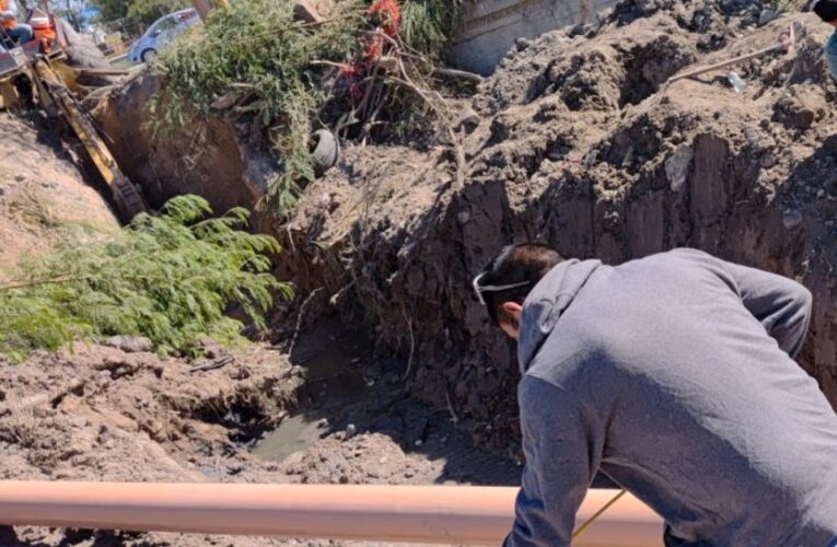 Reemplaza COMAPA tubería sanitaria en Puerta del Sol