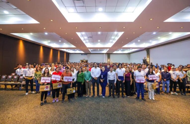 Apoya Gobierno del Alcalde Carlos Peña Ortiz a jóvenes y adultos emprendedores