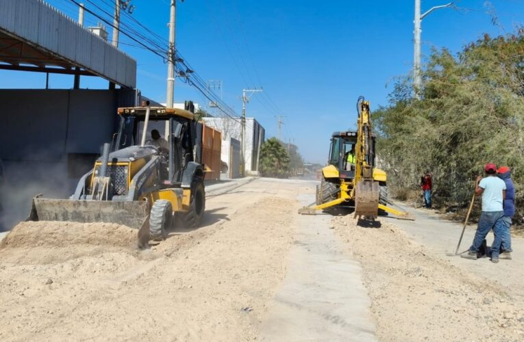Ejecuta COMAPA trabajos de reposición de carpeta asfáltica en la colonia Campestre