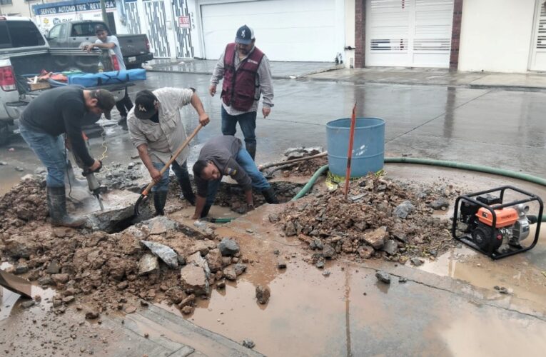 Atendió COMAPA fugas de agua potable en distintos sectores de Reynosa