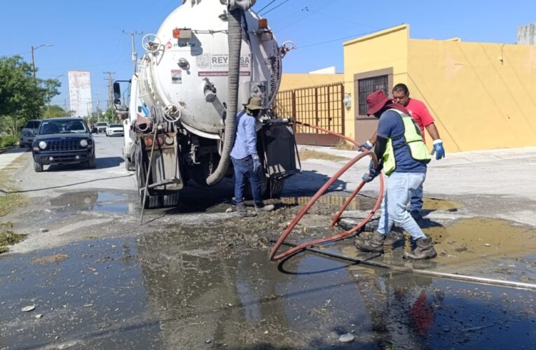 Atiende COMAPA labores de sondeo en la red de drenaje sanitario en Villas Diamante