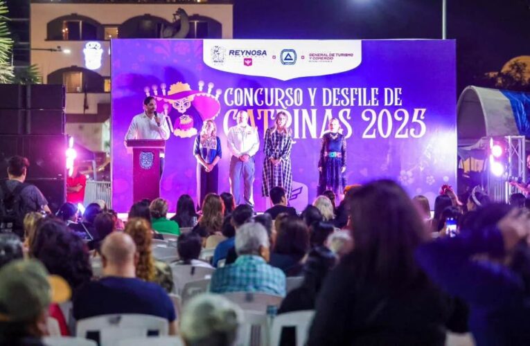Celebró Alcalde Carlos Peña Ortiz Concurso de Catrinas 2025 con la CANACO