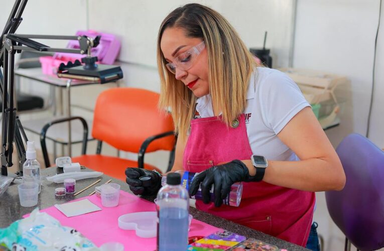 Impulsa DIF-Reynosa la creatividad con taller de Resina Epóxica