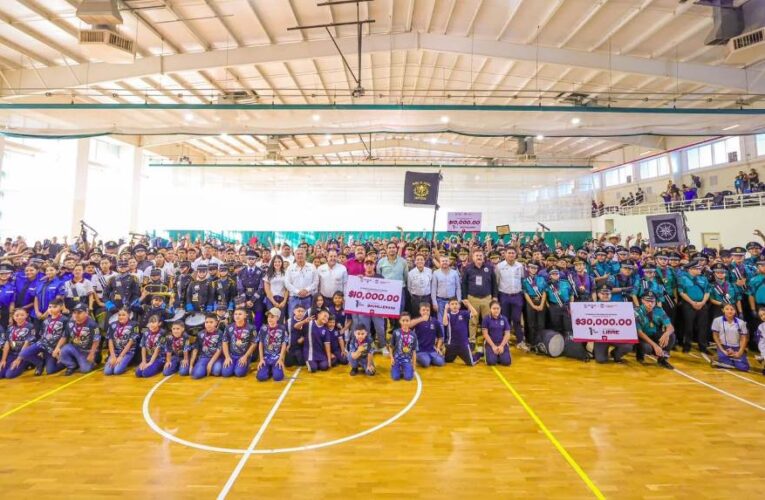 Presidió Alcalde Carlos Peña Ortiz el Concurso Nacional de Bandas de Guerra 2025